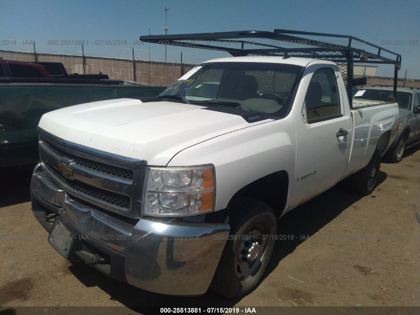 2008 Chevrolet Silverado 2500Hd C2500 Heavy Duty VIN: 1GCHC24K48E136390 Lot: 25513881