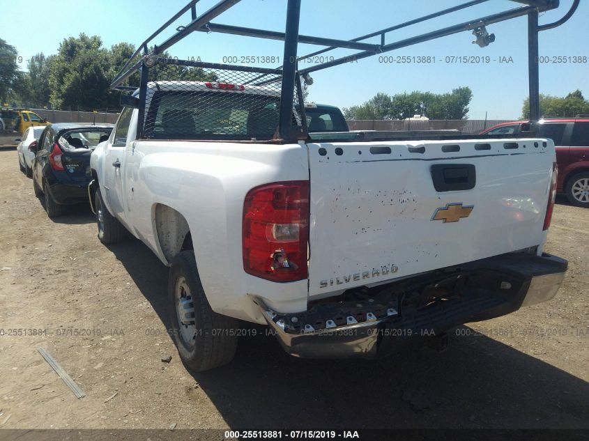 2008 Chevrolet Silverado 2500Hd C2500 Heavy Duty VIN: 1GCHC24K48E136390 Lot: 25513881