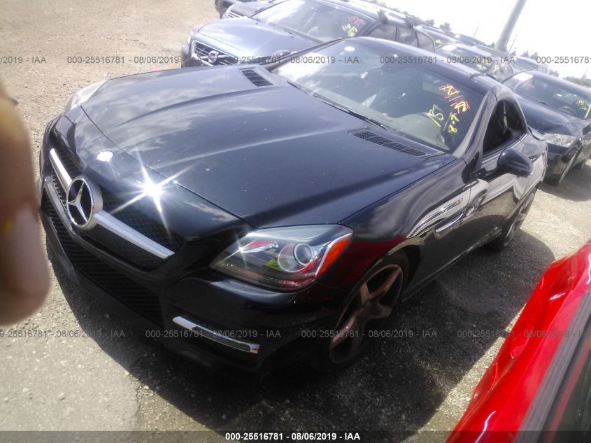 VIN WDDPK4HA4FF097907 2015 Mercedes-Benz SLK-Class,... no.2