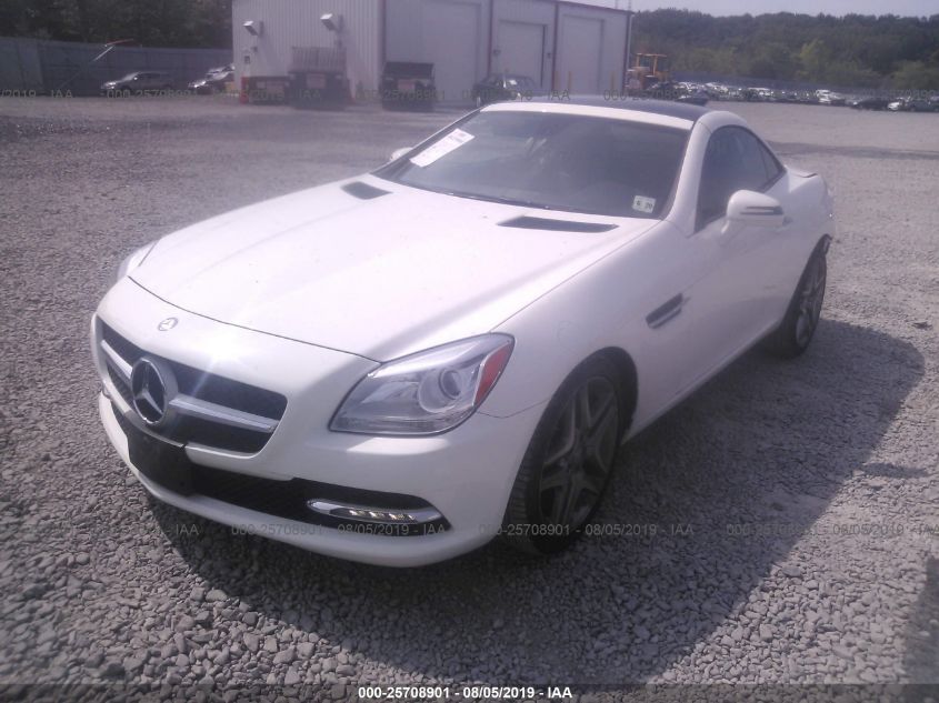 VIN WDDPK4HA1FF099484 2015 Mercedes-Benz SLK-Class,... no.2