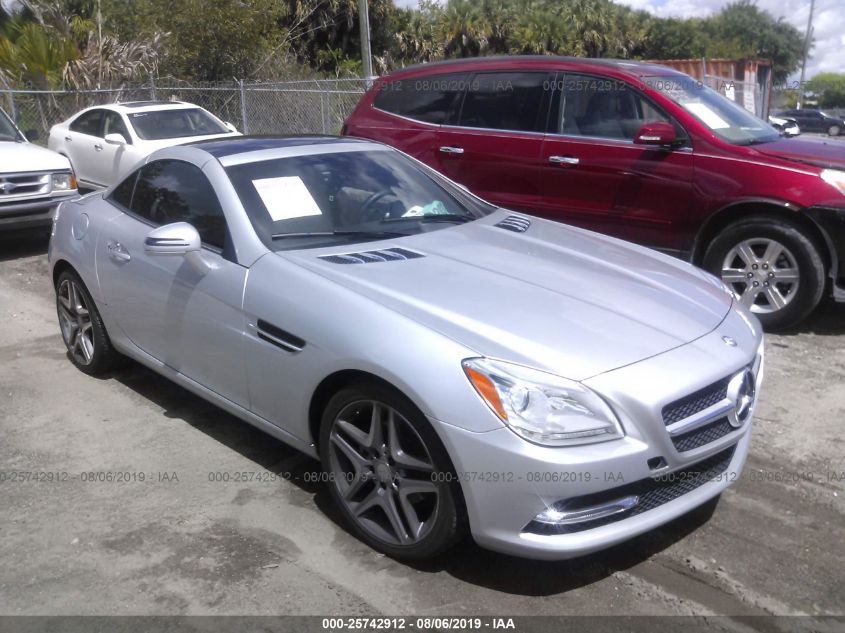 VIN WDDPK4HAXFF102558 2015 Mercedes-Benz SLK-Class,... no.1