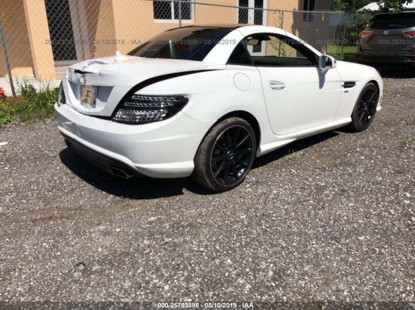 VIN WDDPK4HA6FF111645 2015 Mercedes-Benz SLK-Class,... no.4