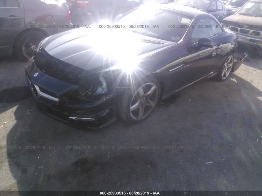 VIN WDDPK3JA2GF122972 2016 Mercedes-Benz SLK-Class,... no.2