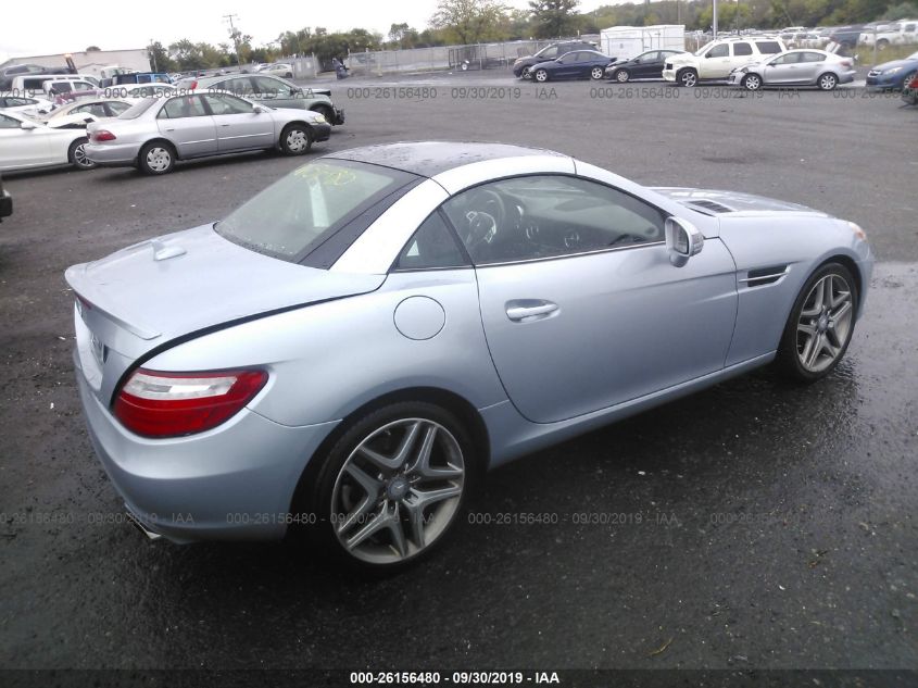 VIN WDDPK4HAXFF097507 2015 Mercedes-Benz SLK-Class,... no.4