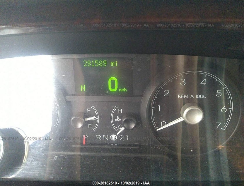 1LNHM81V27Y606276