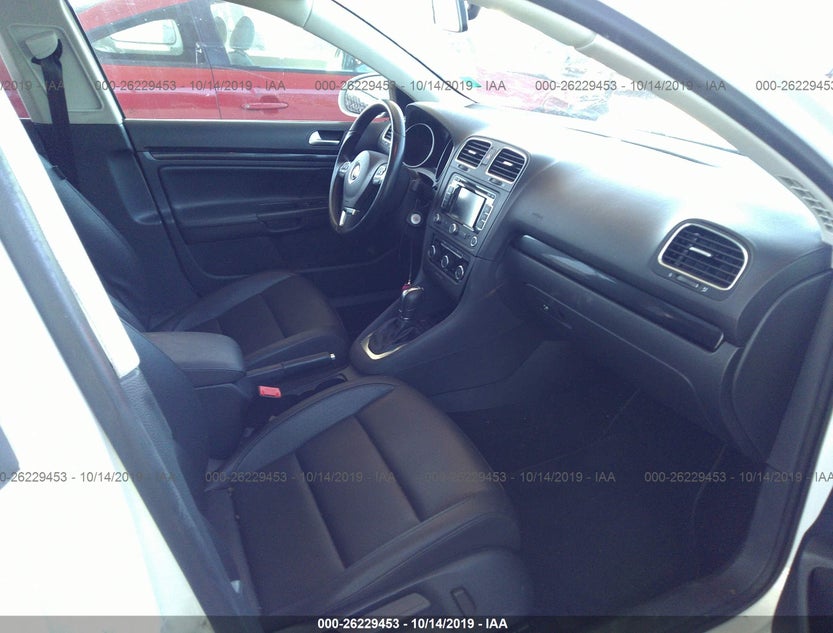 3VWPL7AJ8DM696077