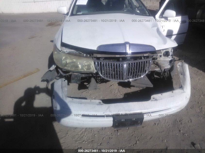 1998 Lincoln Town Car Executive VIN: 1L1FM81W0WY693966 Lot: 26273481