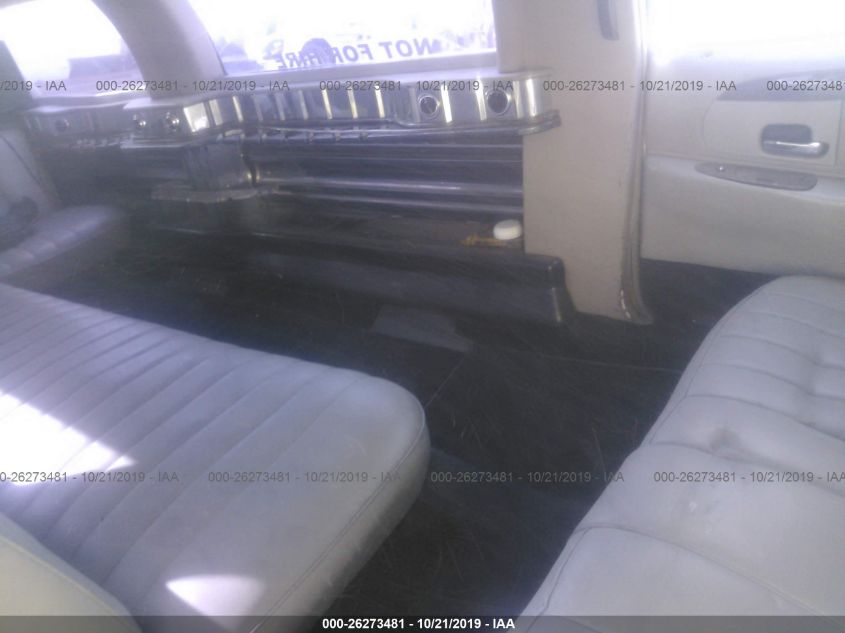 1998 Lincoln Town Car Executive VIN: 1L1FM81W0WY693966 Lot: 26273481