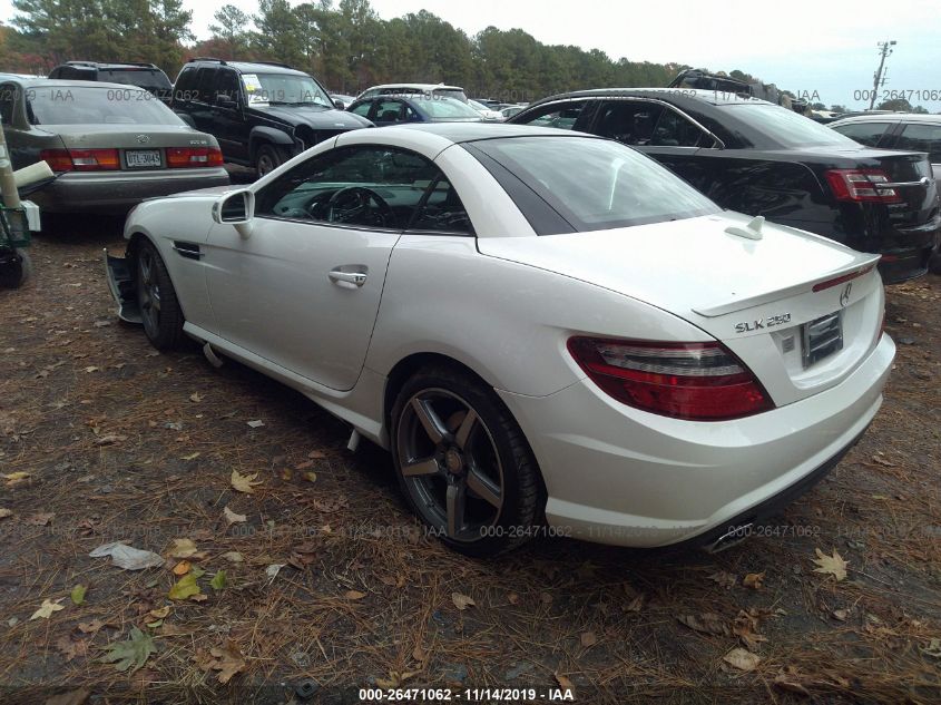 VIN WDDPK4HA7FF103408 2015 Mercedes-Benz SLK-Class,... no.3