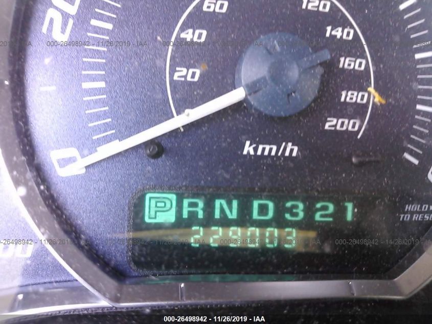 2002 Cadillac Escalade VIN: 1GYEC63T92R107451 Lot: 26498942