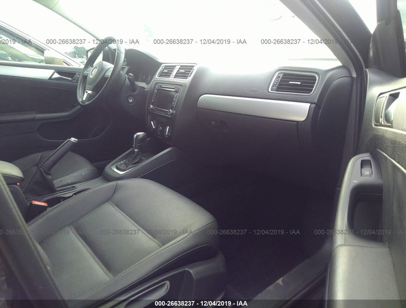 3VWLL7AJ6CM338330