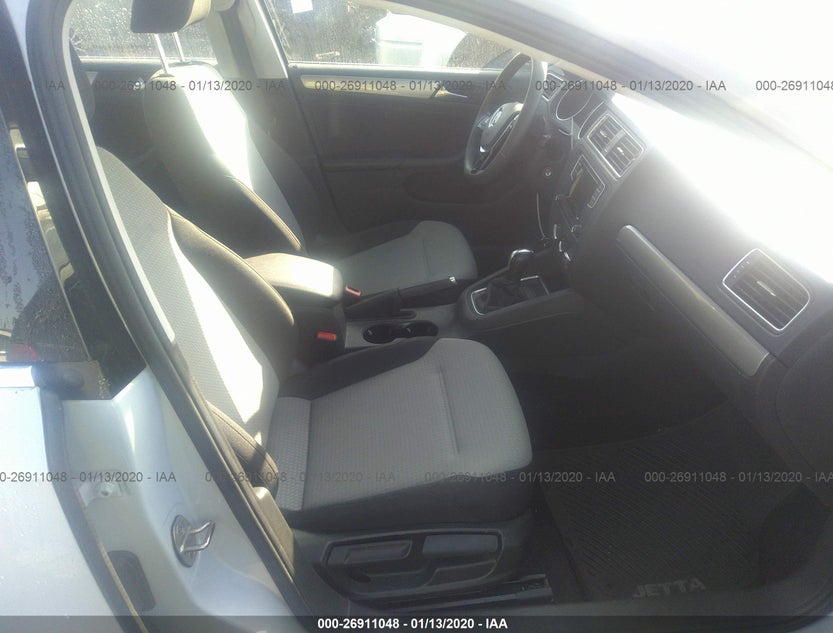 3VW2B7AJ7HM259979