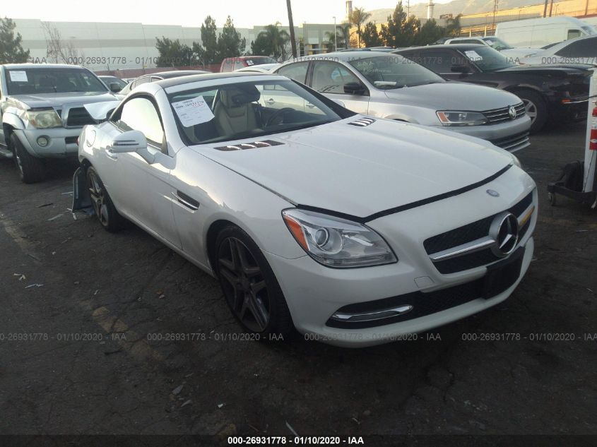 VIN WDDPK3JA7GF125446 2016 Mercedes-Benz SLK-Class,... no.1