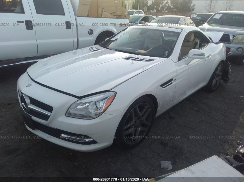 VIN WDDPK3JA7GF125446 2016 Mercedes-Benz SLK-Class,... no.2