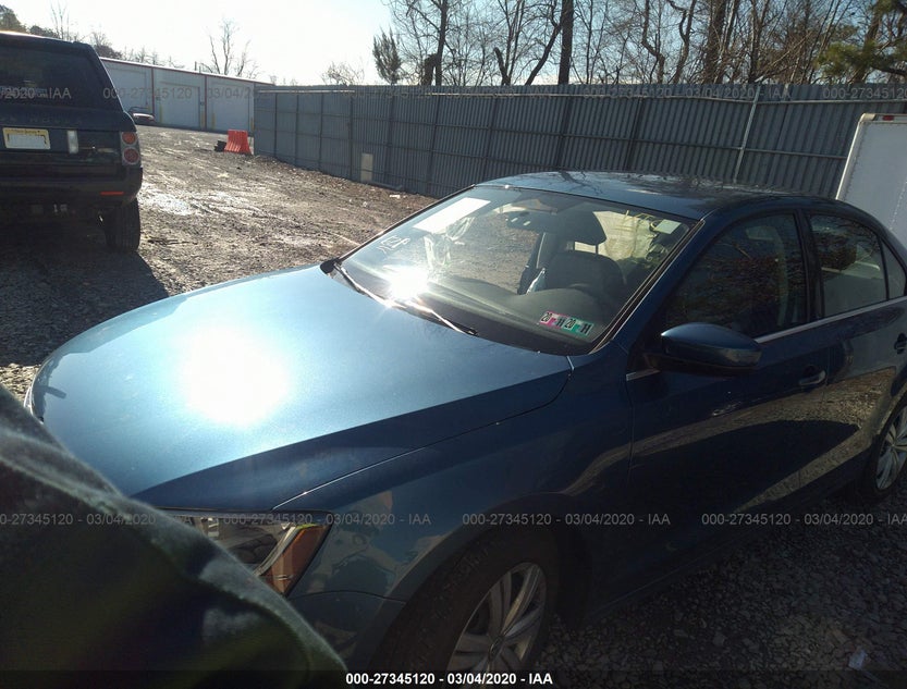 3VW2B7AJ5HM246390