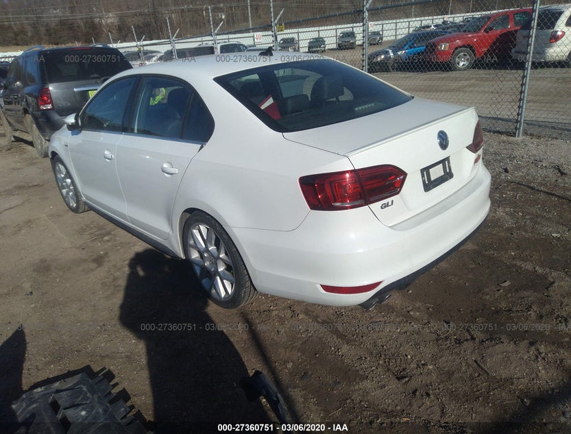 3VW4T7AJ1EM305548