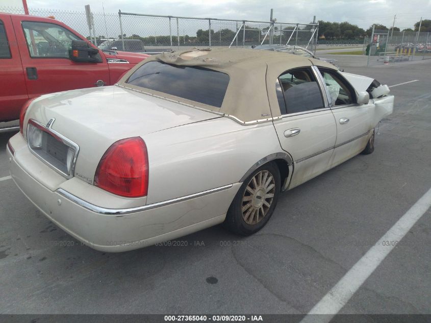 1LNHM81W54Y671465 2004 Lincoln Town Car Signature