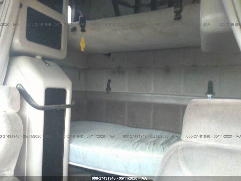 2000 Volvo Vn VIN: 4V4ND4RJ2YN249125 Lot: 27491948