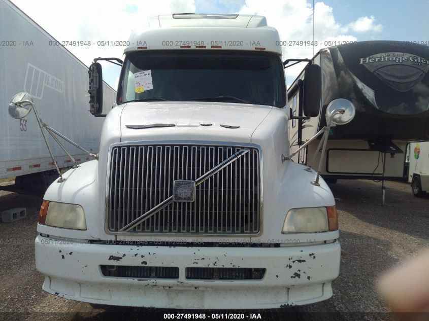 2000 Volvo Vn VIN: 4V4ND4RJ2YN249125 Lot: 27491948