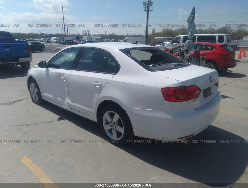 3VWLL7AJ0BM123900