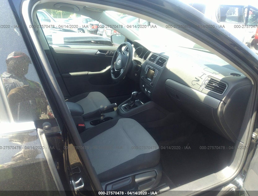 3VW2B7AJXHM319432