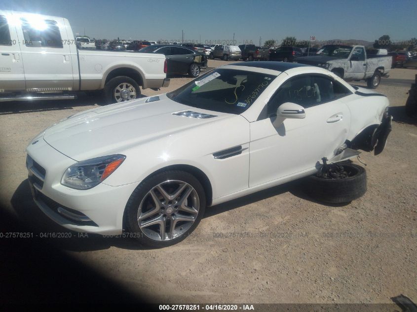 VIN WDDPK4HA8DF051879 2013 Mercedes-Benz SLK-Class,... no.2