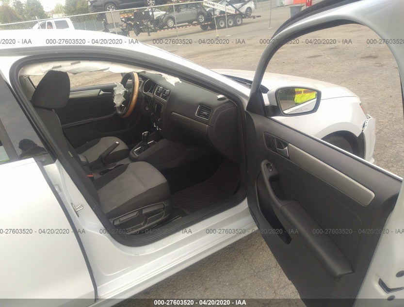 3VW2B7AJ7HM413767