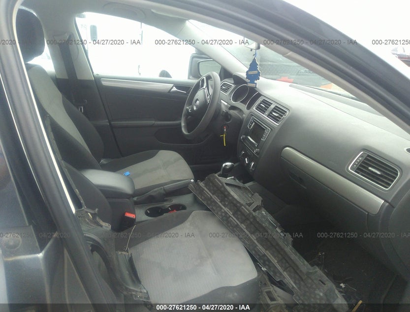 3VW2B7AJ3HM352952
