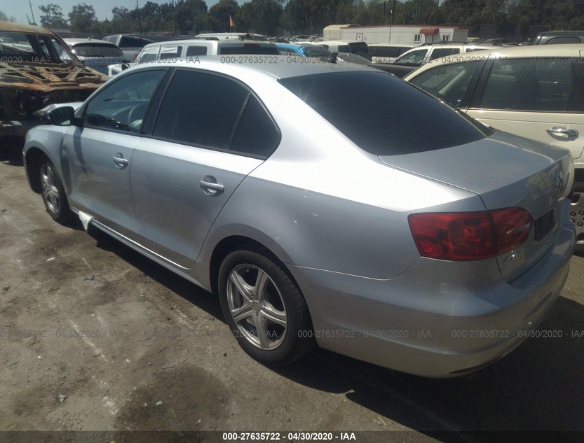3VWD17AJ9EM227462