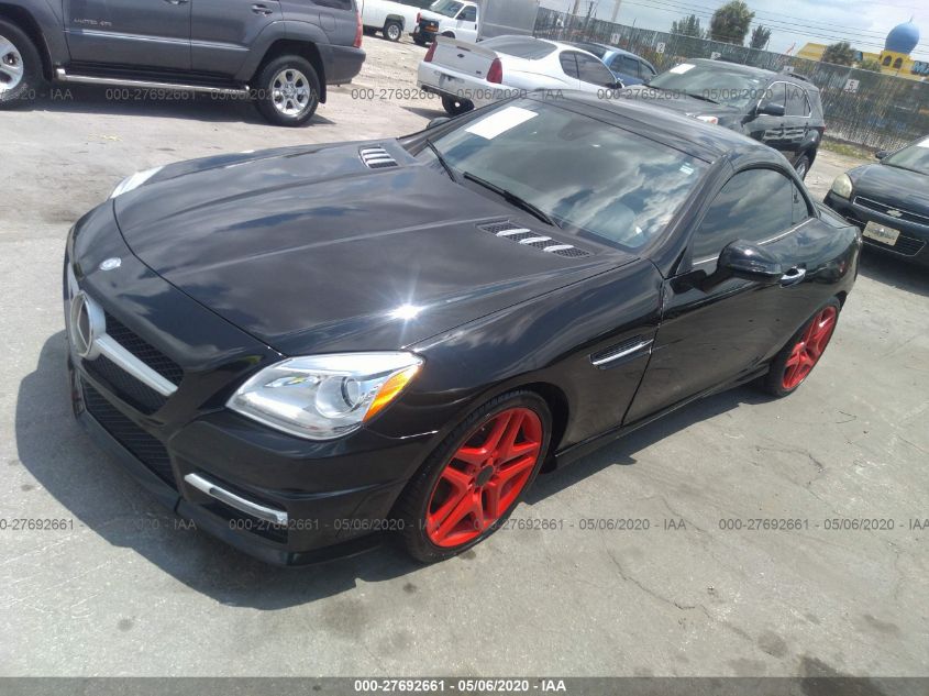 VIN WDDPK3JA9GF122869 2016 Mercedes-Benz SLK-Class,... no.2