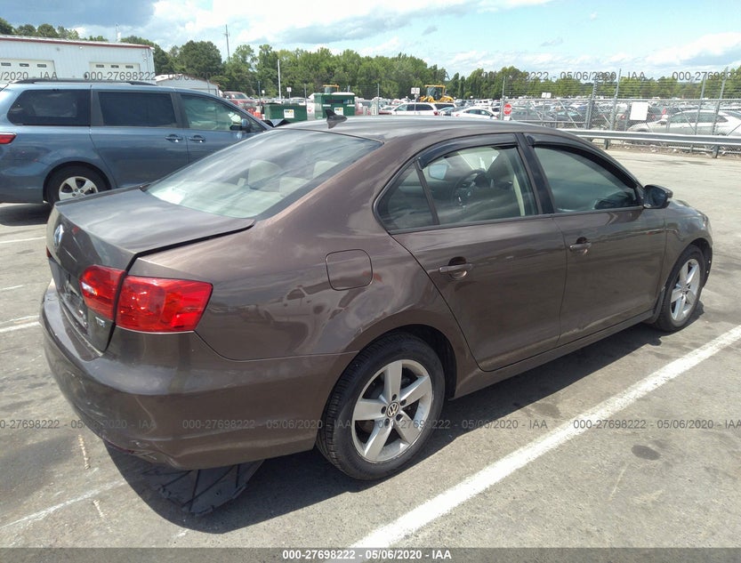3VWLL7AJ8CM081610