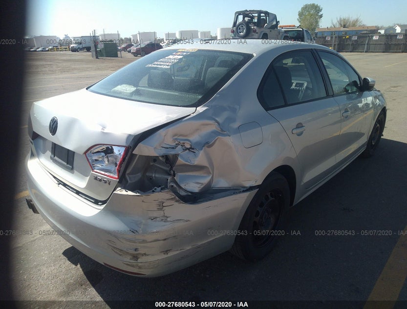 3VWDX7AJ4BM370989
