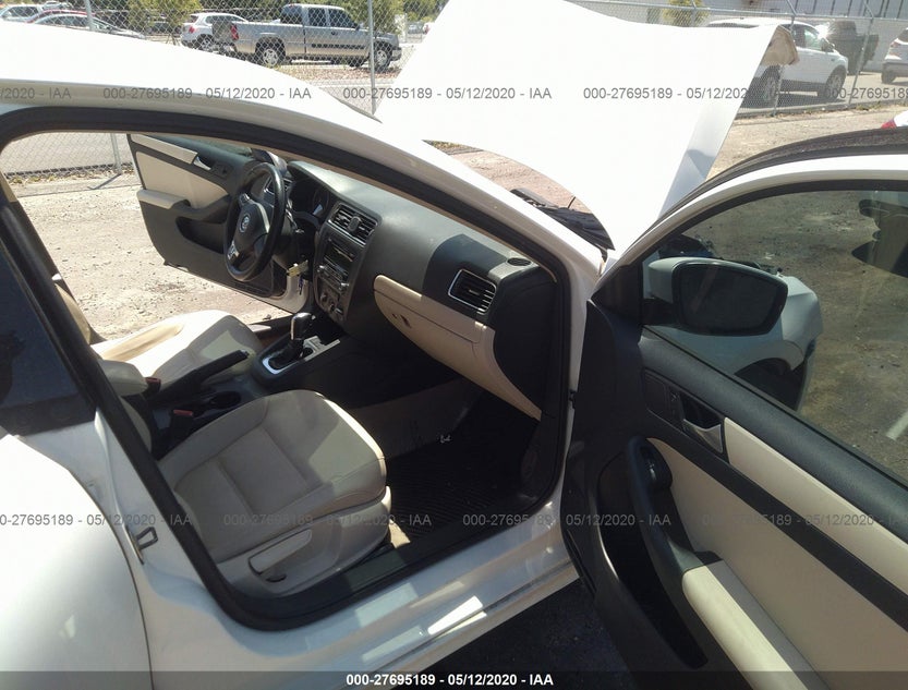 3VWDP7AJ8CM394164