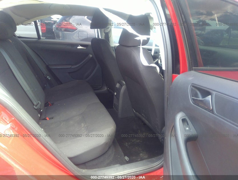 3VW2K7AJ9FM272164