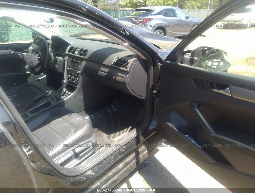 1VWBT7A37EC077677