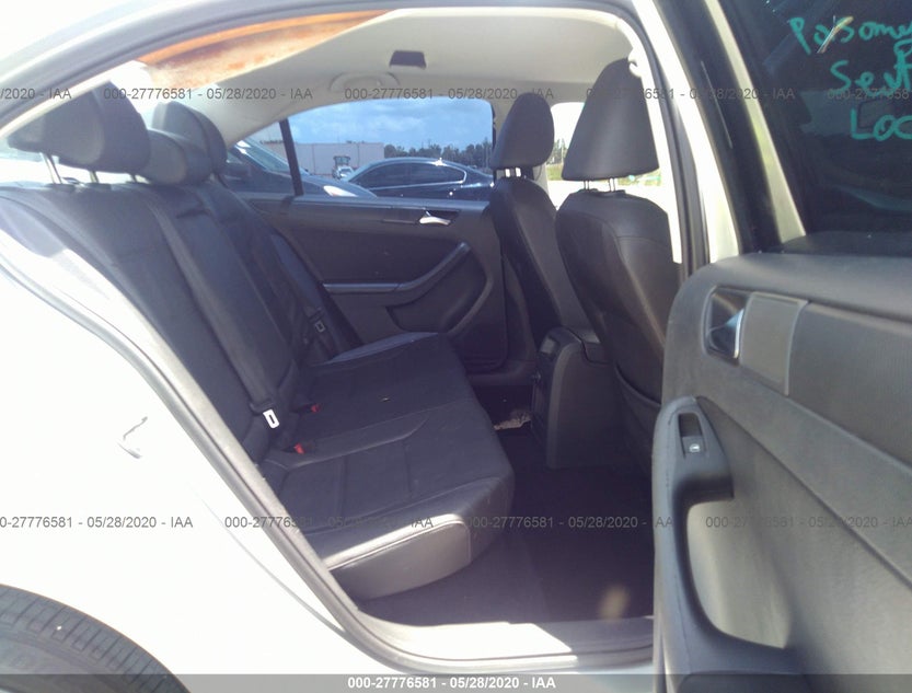 3VWDX7AJ8BM352897
