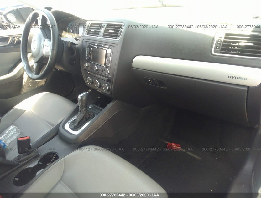 3VW637AJ8DM290828