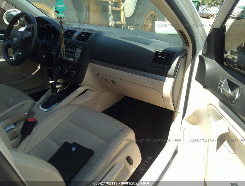 3VWRZ7AJ8AM119603