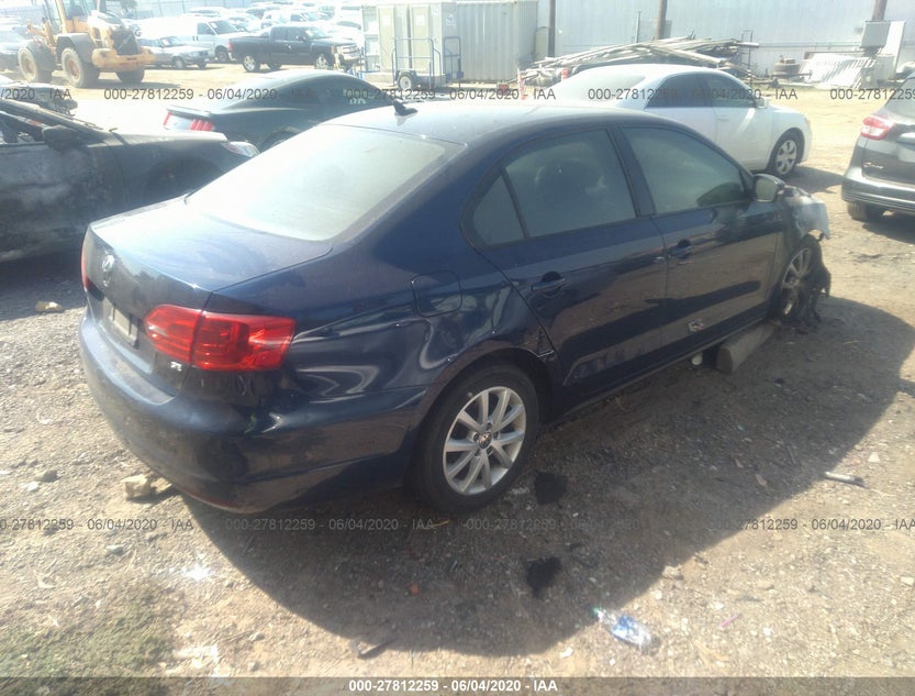 3VWD17AJ3EM382606