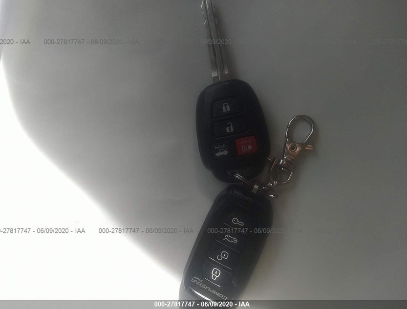 4T4BF1FK9CR257940