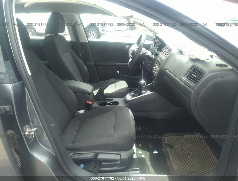 3VW2K7AJ8FM317210