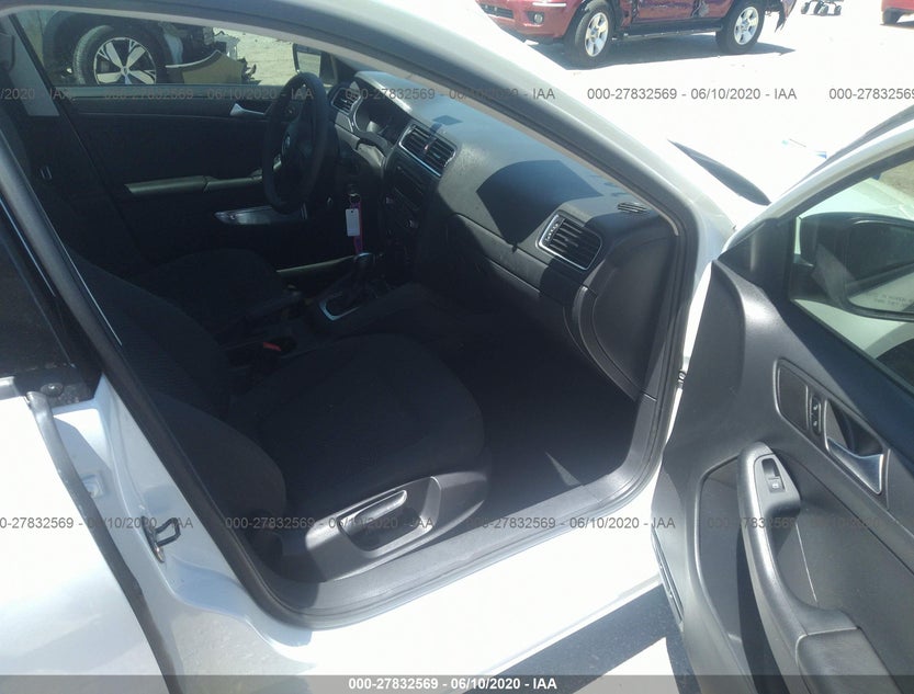3VW2K7AJ9EM430744