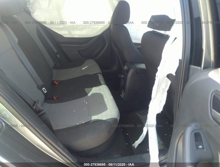 3VW2B7AJ3HM372182