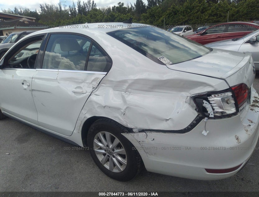 3VW637AJ9EM214522