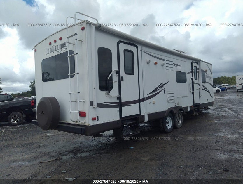 4X4TRLF28E1855621