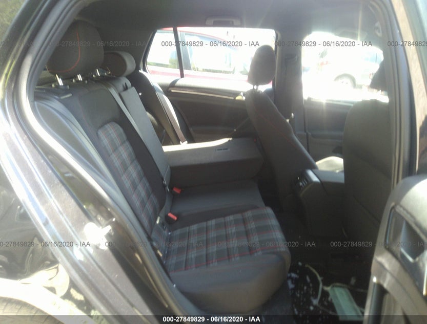 3VW5T7AUXHM072868