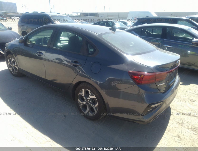 3KPF24AD4KE076943