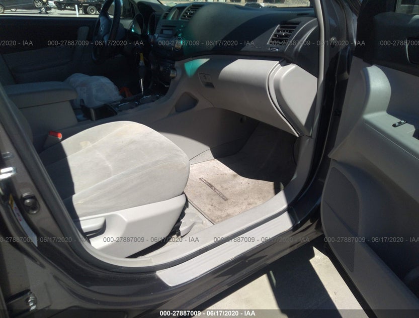 5TDZK3EH8AS009979