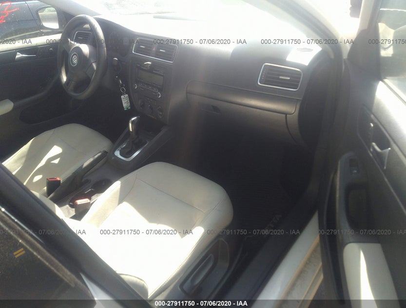 3VW2K7AJ0BM011273