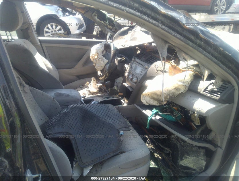 4T1BF3EK1BU188702